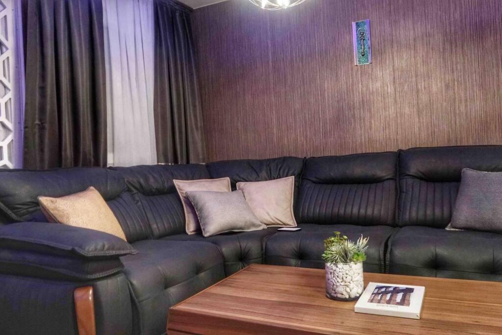 New Luxury 3-Bedroom Apartment Segovia Eksteriør bilde